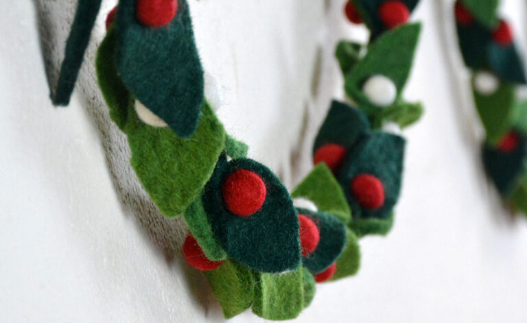 DIY Felt Garlands for Every Occasion: A fun and and easy craft idea